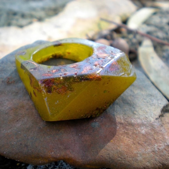 Middle Eastern indulgence Size 8 resin olive, star anise ring - Picture 1 of 5